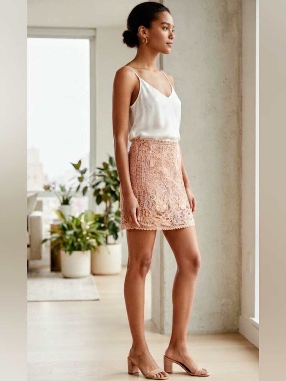 Club Monaco Blush Pink Floral Guipure Lace Mini Skirt Size 00